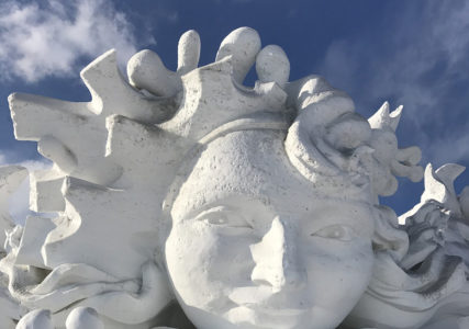 Грандіозний фестиваль льодових скульптур у Китаї